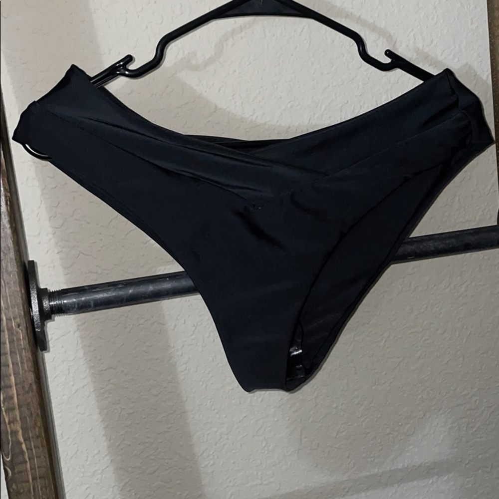 Cross cross bikini bottoms